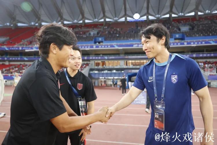 三镇主场逼平蓉城 邓卓翔:这就是足球的美! 三镇主场逼平蓉城 邓卓翔:这就是足球的美!